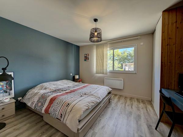 Sainte-Livrade-sur-Lot (47110) Sur les hauteurs, proche Villeneuve sur lot, Superbe villa de plain-pied de 2018 avec piscine