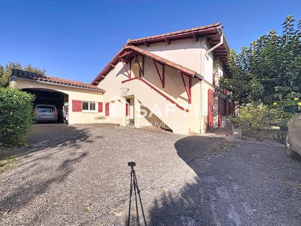 Maison de 294 m²  Vue panoramique sur les Pyrénées