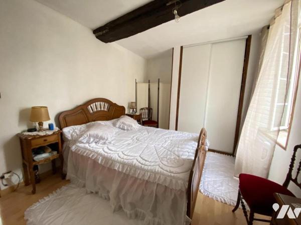 A VENDRE - IMMEUBLE DE RAPPORT - ST HILAIRE DU MAINE