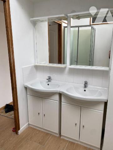 A VENDRE - IMMEUBLE DE RAPPORT - ST HILAIRE DU MAINE