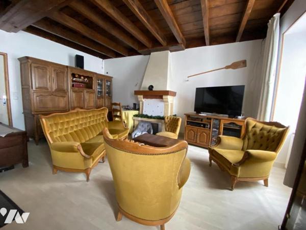 A VENDRE - IMMEUBLE DE RAPPORT - ST HILAIRE DU MAINE