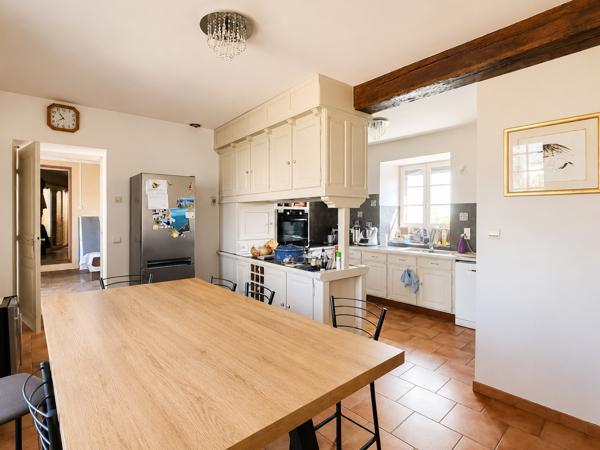 Maison
         6 pièces
        - 151 m² 294 000 € *