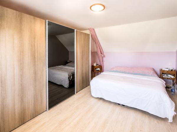 Maison
         6 pièces
        - 151 m² 294 000 € *