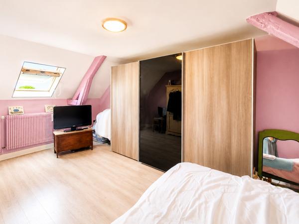 Maison
         6 pièces
        - 151 m² 294 000 € *