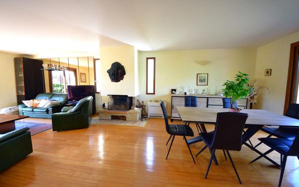 Maison à vendre    6 pièces •  Saint-Germain-lès-Corbeil