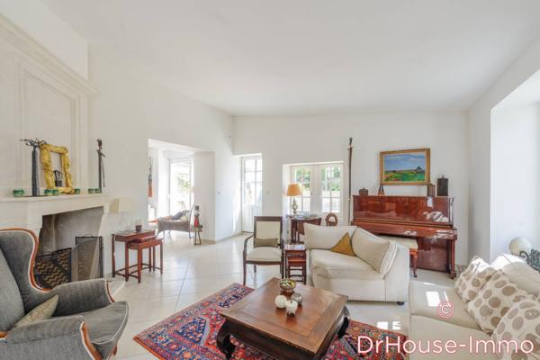 Maison à vendre 10 pièces de 250 m²