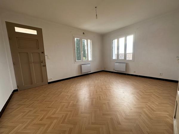 Villa 6 pièces-Saint Mitres Les Remparts