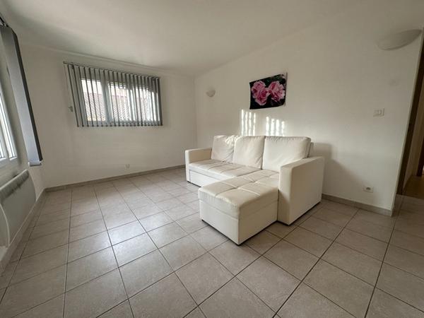 Villa 6 pièces-Saint Mitres Les Remparts