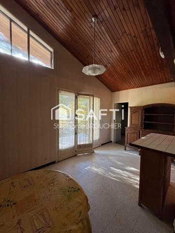 Maison avec garage et jardin proche village