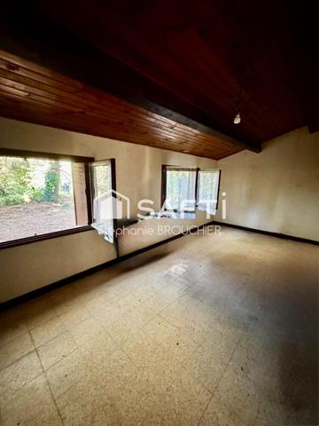 Maison avec garage et jardin proche village