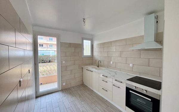 Appartement à vendre    3 pièces • 62,35 m2 Sanary-sur-Mer