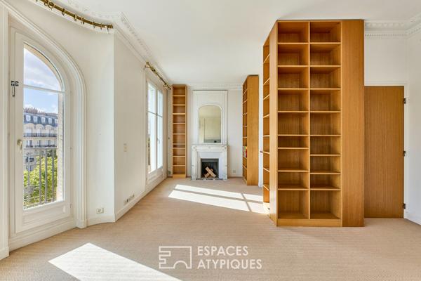 Haussmannien traversant en étage élevé avec balcons et vue proche Village d’Auteuil