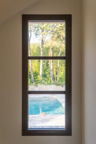 LE THOLONET_ VILLA D'EXCEPTION DE 300 M2, 5 CHAMBRES AU PIED DE LA SAINTE-VICTOIRE