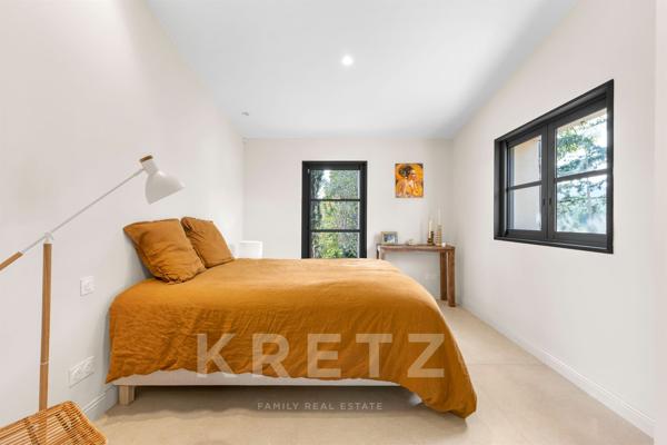 LE THOLONET_ VILLA D'EXCEPTION DE 300 M2, 5 CHAMBRES AU PIED DE LA SAINTE-VICTOIRE