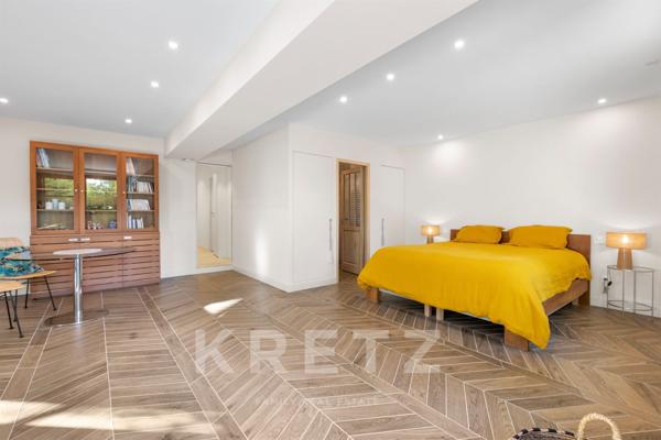 LE THOLONET_ VILLA D'EXCEPTION DE 300 M2, 5 CHAMBRES AU PIED DE LA SAINTE-VICTOIRE