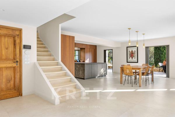 LE THOLONET_ VILLA D'EXCEPTION DE 300 M2, 5 CHAMBRES AU PIED DE LA SAINTE-VICTOIRE