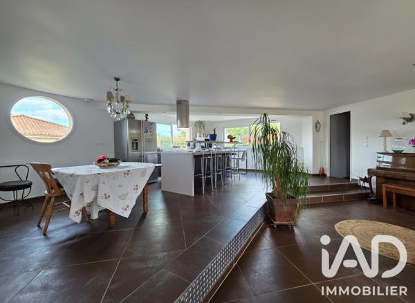 Maison à vendre 6 pièces 150 m² Mornac