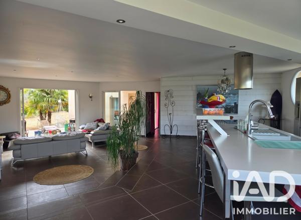 Maison à vendre 6 pièces 150 m² Mornac