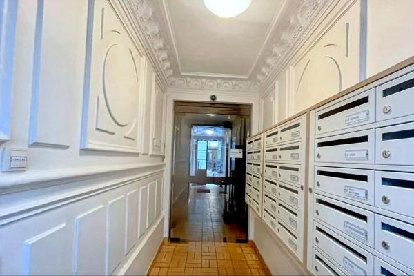 GRAND STUDIO LUMINEUX - PARIS 15 - ETAGE ELEVE - CALME ABSOLU - POTENTIEL 2 PIECES