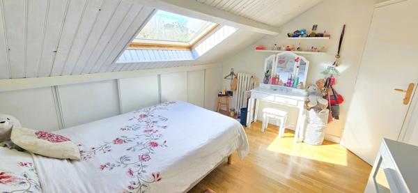 Très belle maison de ville des années 30 rénovée avec charme, centre et gare à pieds !