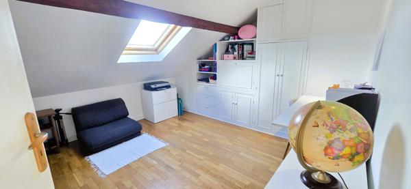 Très belle maison de ville des années 30 rénovée avec charme, centre et gare à pieds !