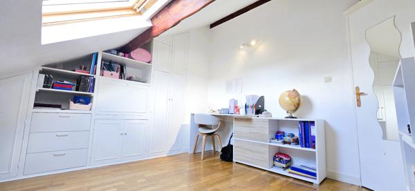 Très belle maison de ville des années 30 rénovée avec charme, centre et gare à pieds !