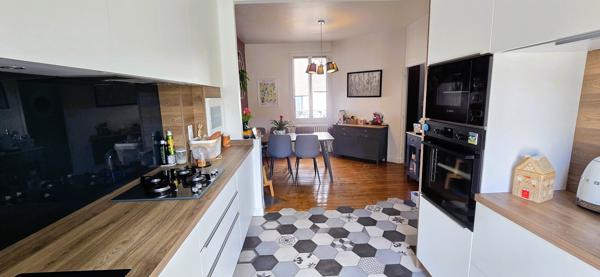 Très belle maison de ville des années 30 rénovée avec charme, centre et gare à pieds !