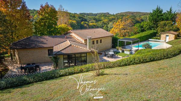 Maison avec piscine et vue campagne à Casseneuil