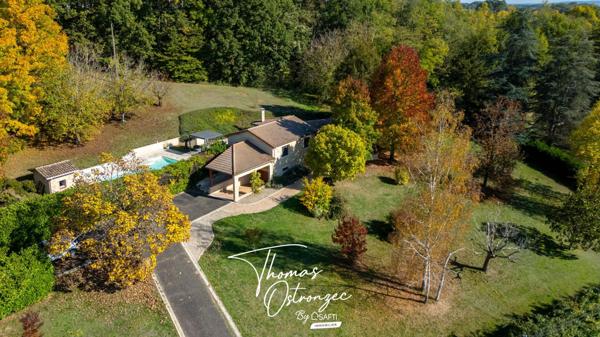 Maison avec piscine et vue campagne à Casseneuil