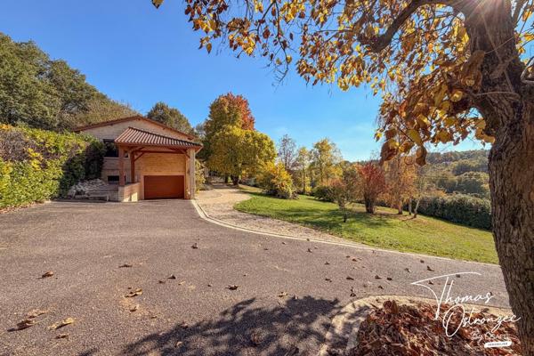 Maison avec piscine et vue campagne à Casseneuil