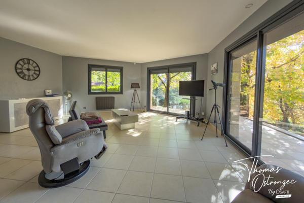 Maison avec piscine et vue campagne à Casseneuil