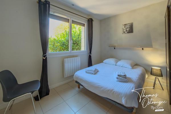 Maison avec piscine et vue campagne à Casseneuil