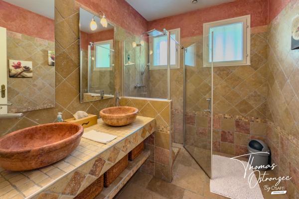 Maison avec piscine et vue campagne à Casseneuil