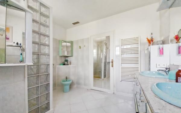 Maison à vendre    5 pièces •  Marseillan