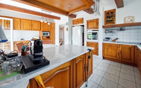 Maison à vendre    5 pièces •  Marseillan