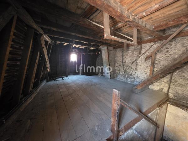 Immeuble mixte à rénover à Thann 68800