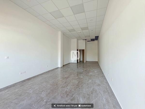 Dpt (Guyane) , à louer CAYENNE local de 49 m² au rez-de-chaussée