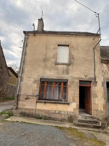 Maison en pierre, 65m², 2 chambres avec garage et dépendance, 29 500 €