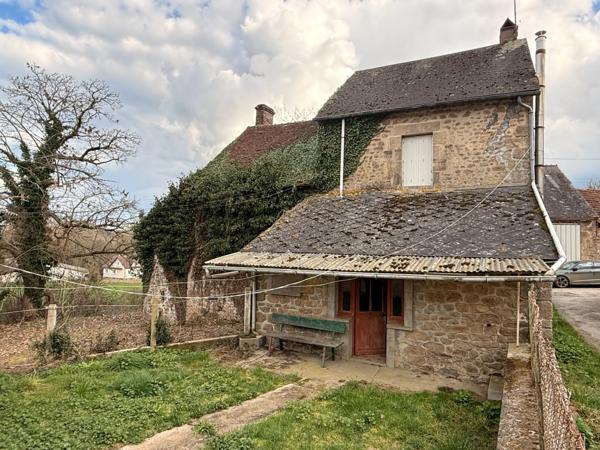 Maison en pierre, 65m², 2 chambres avec garage et dépendance, 29 500 €