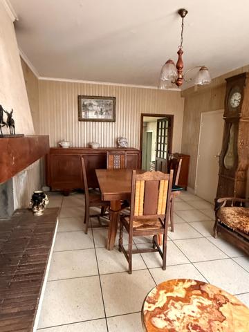 Maison en pierre, 65m², 2 chambres avec garage et dépendance, 29 500 €