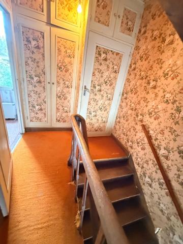 Maison en pierre, 65m², 2 chambres avec garage et dépendance, 29 500 €
