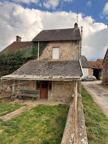 Maison en pierre, 65m², 2 chambres avec garage et dépendance, 29 500 €