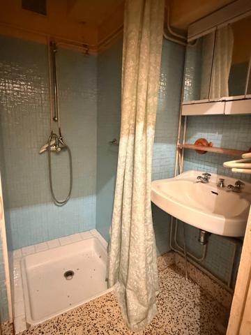 Maison en pierre, 65m², 2 chambres avec garage et dépendance, 29 500 €