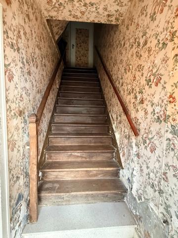 Maison en pierre, 65m², 2 chambres avec garage et dépendance, 29 500 €