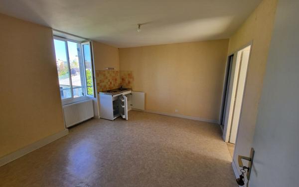 Immeuble à vendre    4 pièces •  La Souterraine