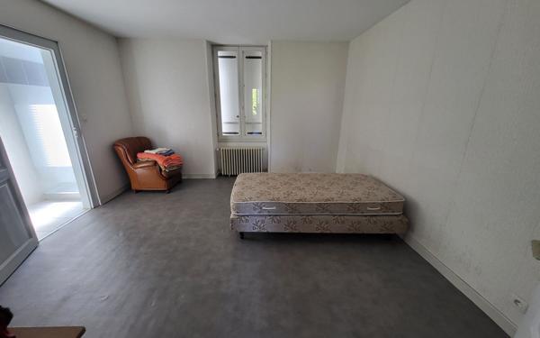 Immeuble à vendre    4 pièces •  La Souterraine