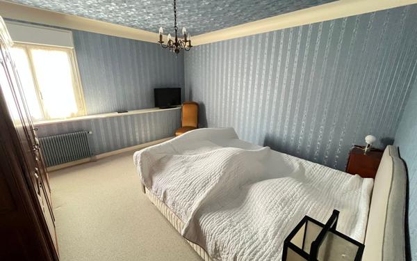 Maison à vendre    7 pièces •  Habas