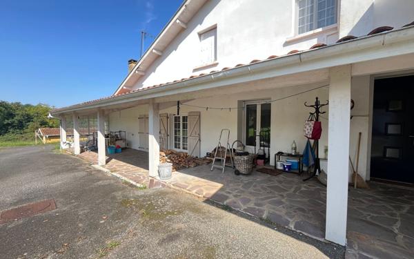 Maison à vendre    7 pièces •  Habas