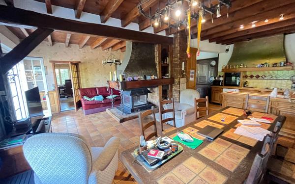 Maison à vendre    7 pièces •  Habas