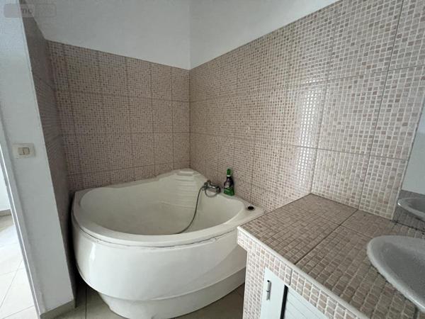 Maison à vendre à Saint-Pierre à la Réunion (97410), ref : 97411-355